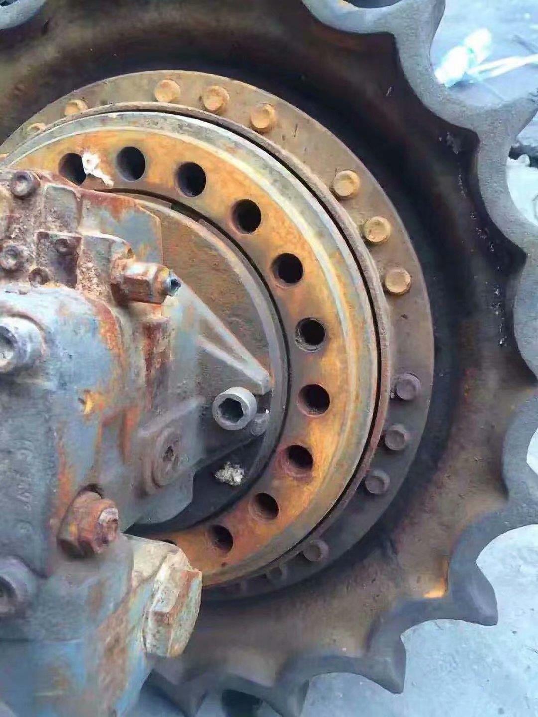 利勃海尔924B行走减速箱总成