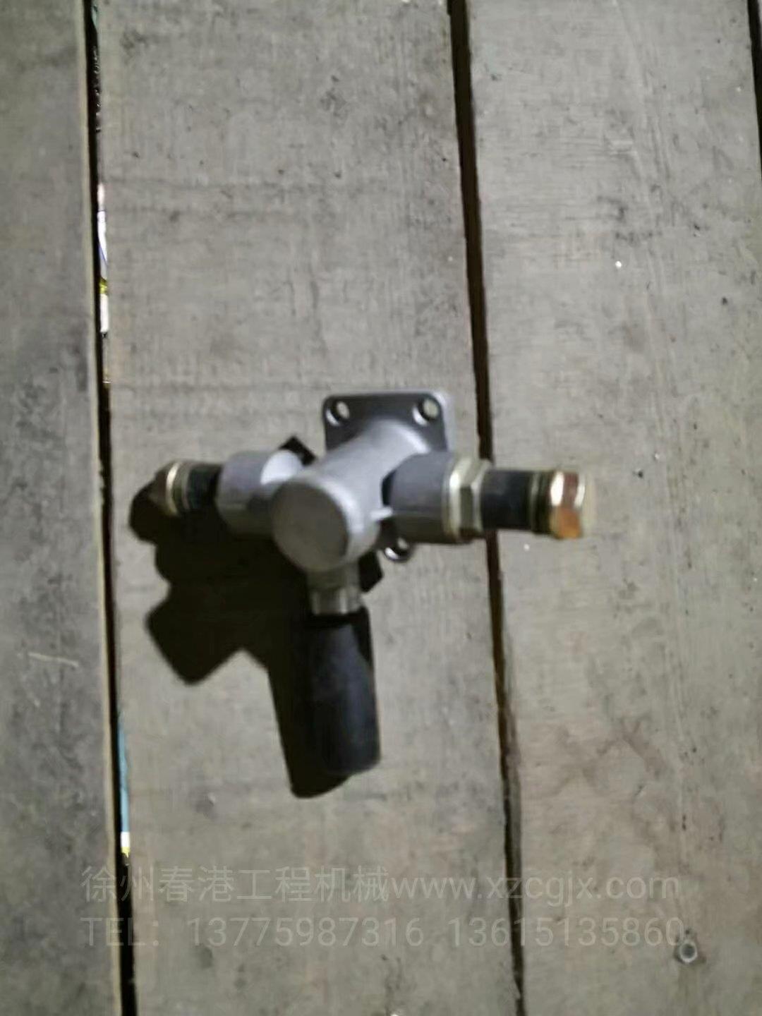 利勃海尔4型机手油泵