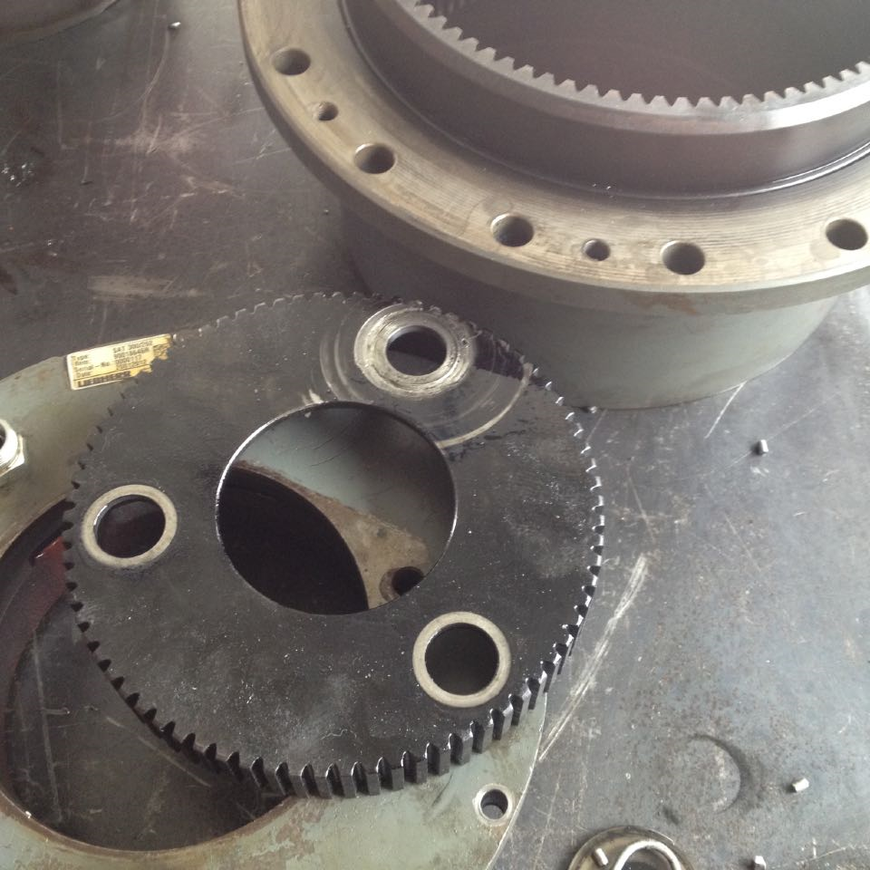 利勃海尔回转减速壳体，支架