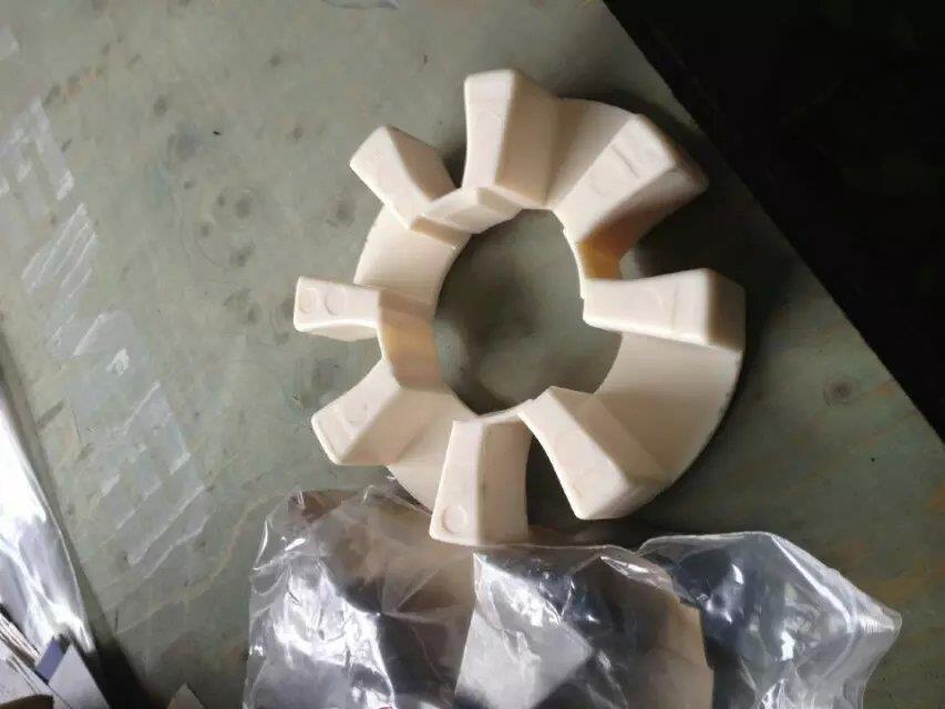 沃尔沃挖机液压泵连接胶块