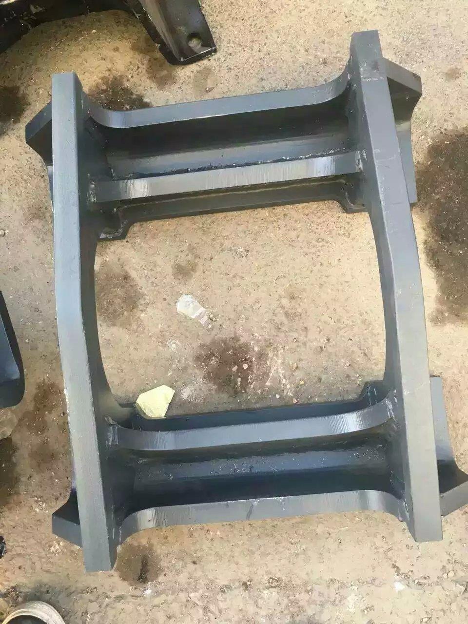 沃尔沃挖机护链架