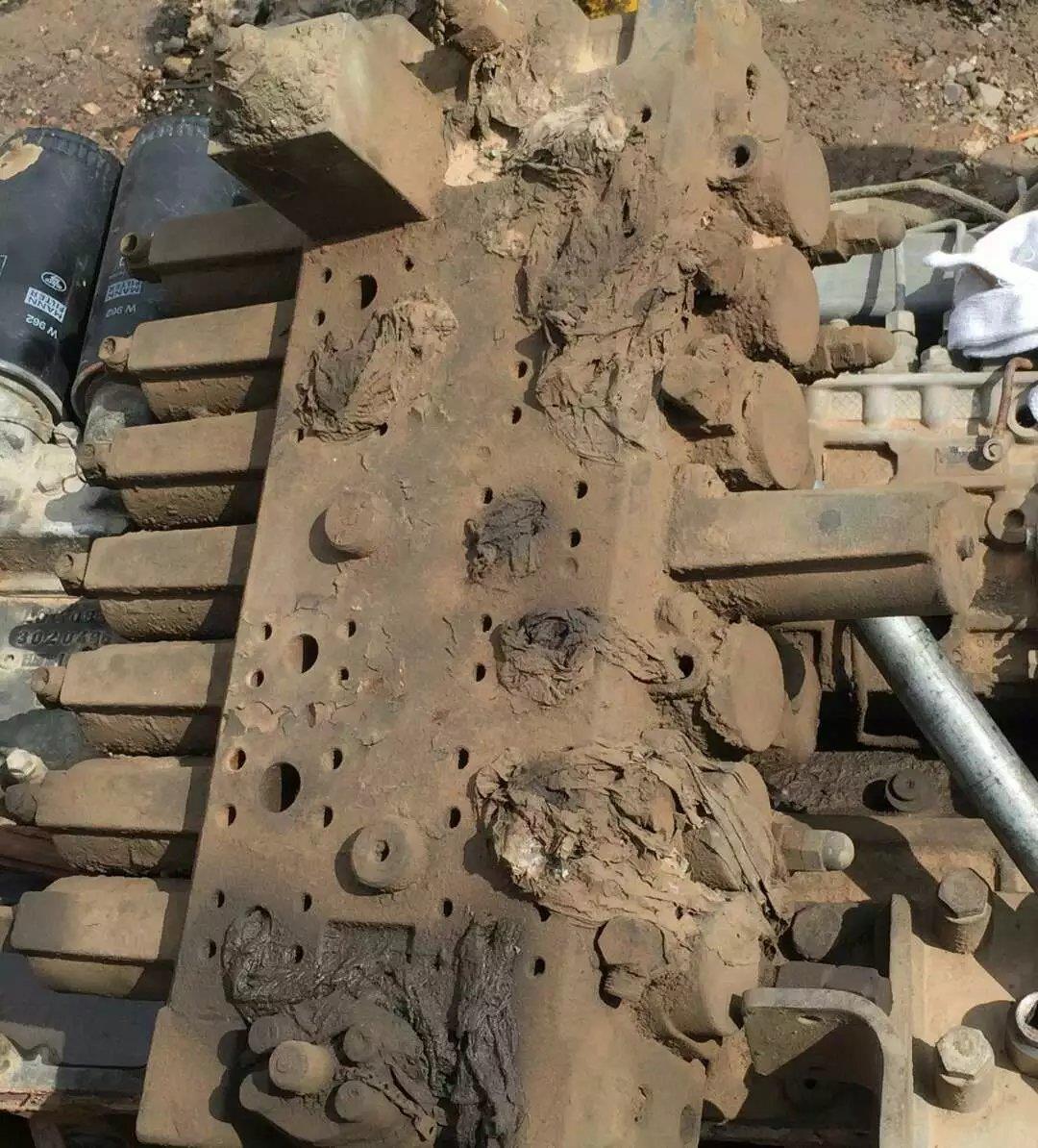 利勃海尔944挖机拆车主控阀