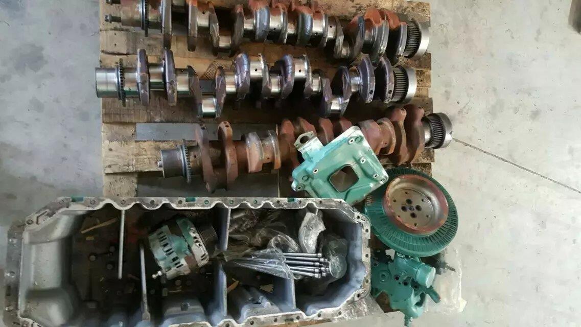 沃尔沃360拆车曲轴，油底壳