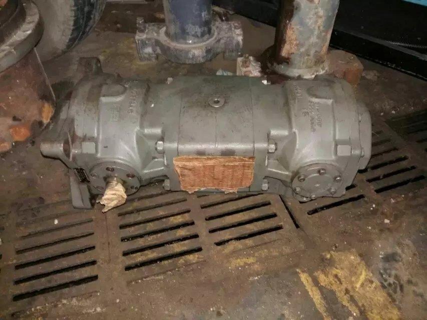 利勃海尔944拆车液压泵125