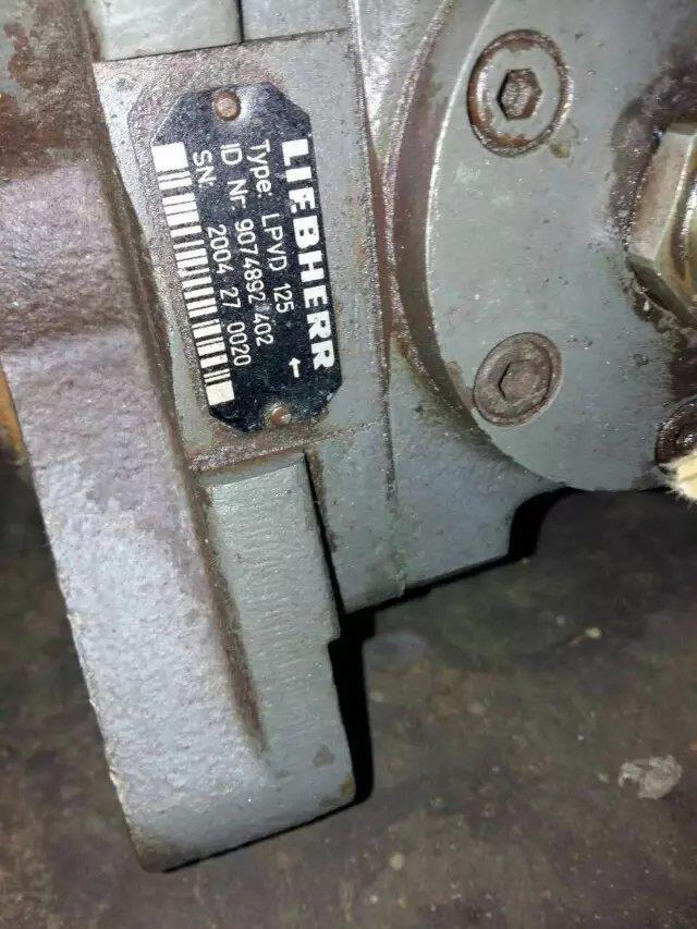 利勃海尔944原装液压泵总成