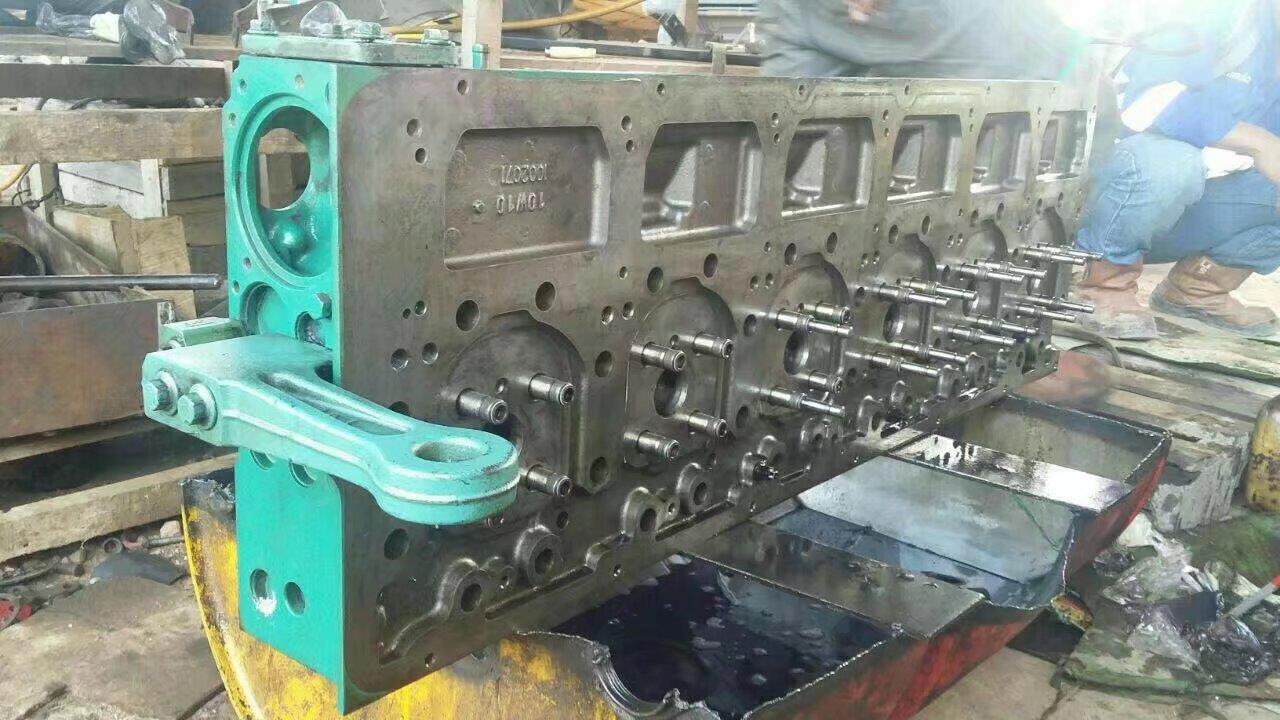 沃尔沃700挖机缸盖